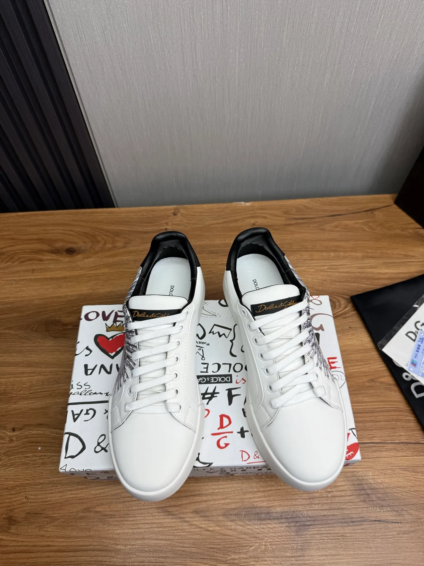 Men's men's shoes 💰480💰 Dolce & gabbana (DG) official website synchronized new models 💥1 fashion hot models: 1 Exclusive mold opening ✅Imported cowhide for the upper, unique brand style logo upper 💥Sheepskin feet 🐑Original private mold outsole ✔️36-44 (38.45 custom-made, non-refundable)